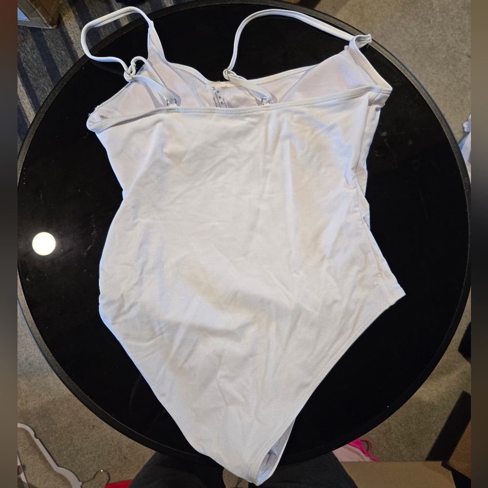 New Amazon One Piece - Picture 2 of 2